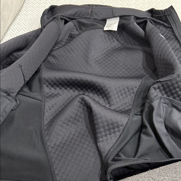 Nike Therma-FIT Hooded Jacket
Women Large Black Warm Zip-Up
Quilted Training - Picture 11 of 12